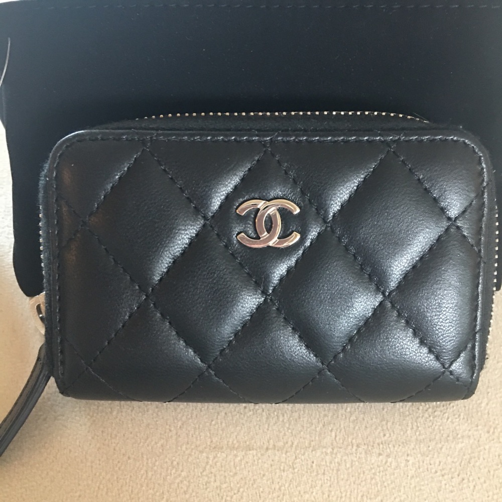 Chanel Lambskin Leather Quilted Coin Purse. Only used 2X . - Picture 4 of 7